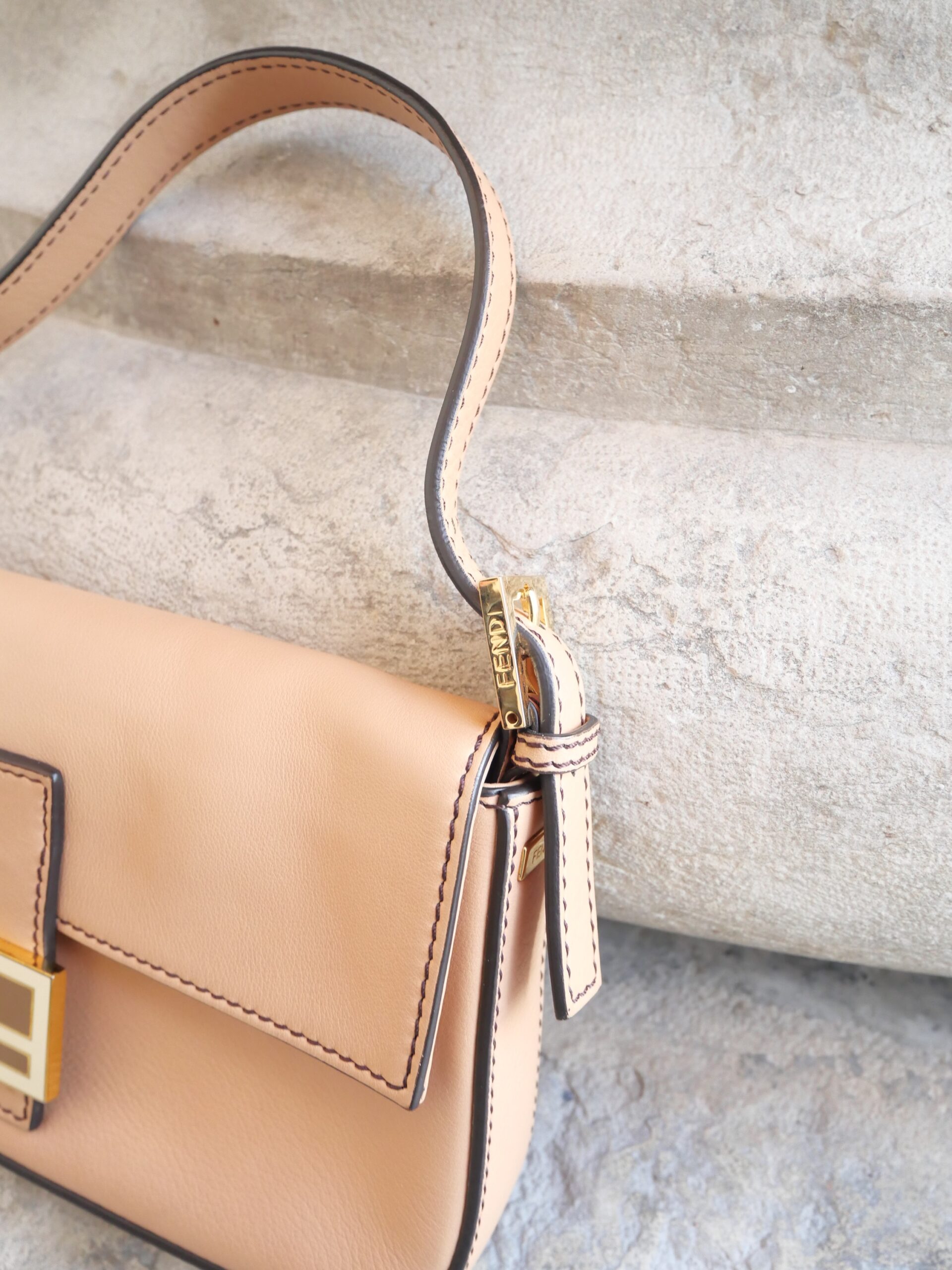 Fendi, Limited Edition Baguette Mania Tasche in Beige/Gold – Luxustaschen.eu