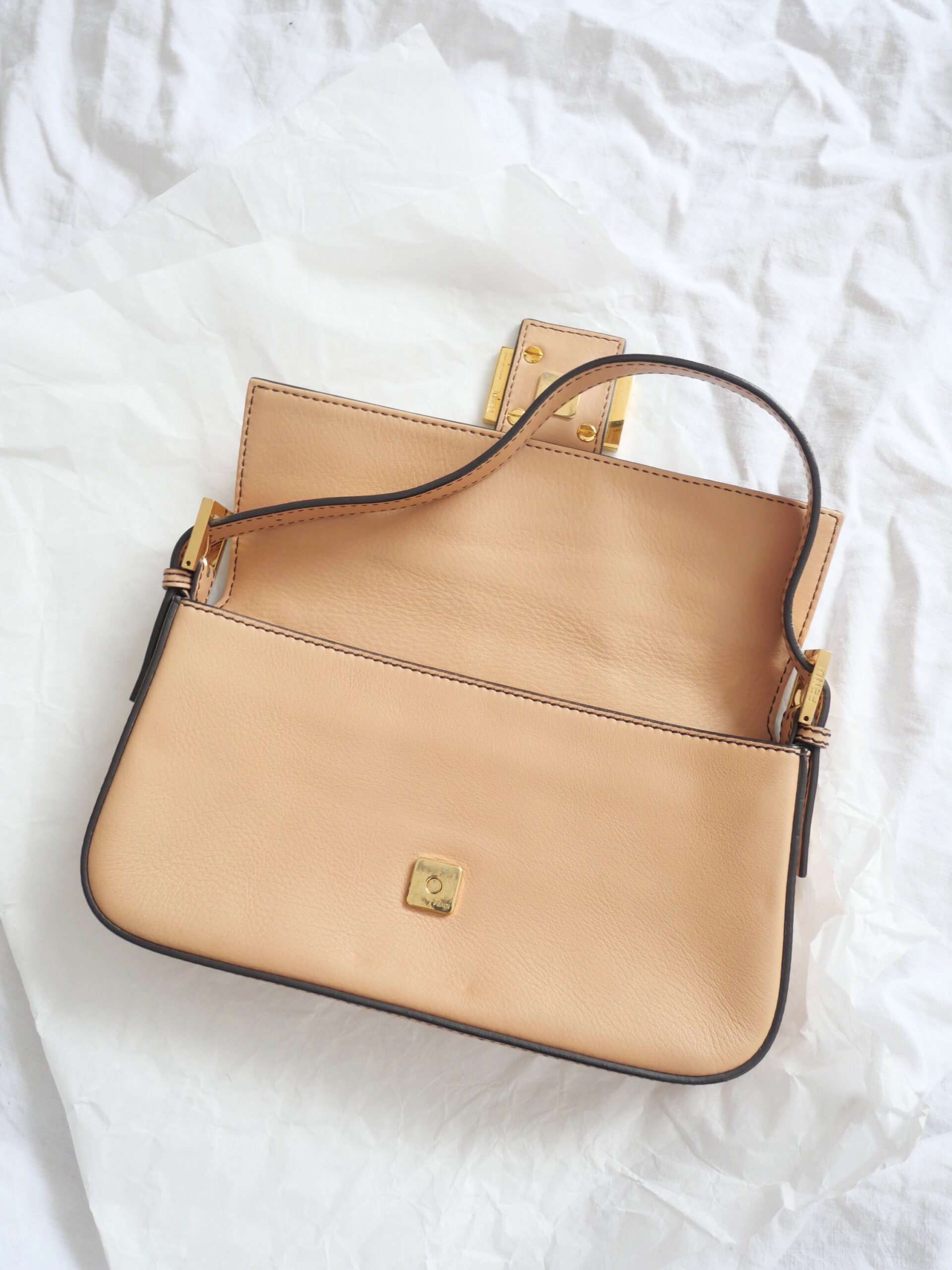 Fendi, Limited Edition Baguette Mania Tasche in Beige/Gold – Luxustaschen.eu