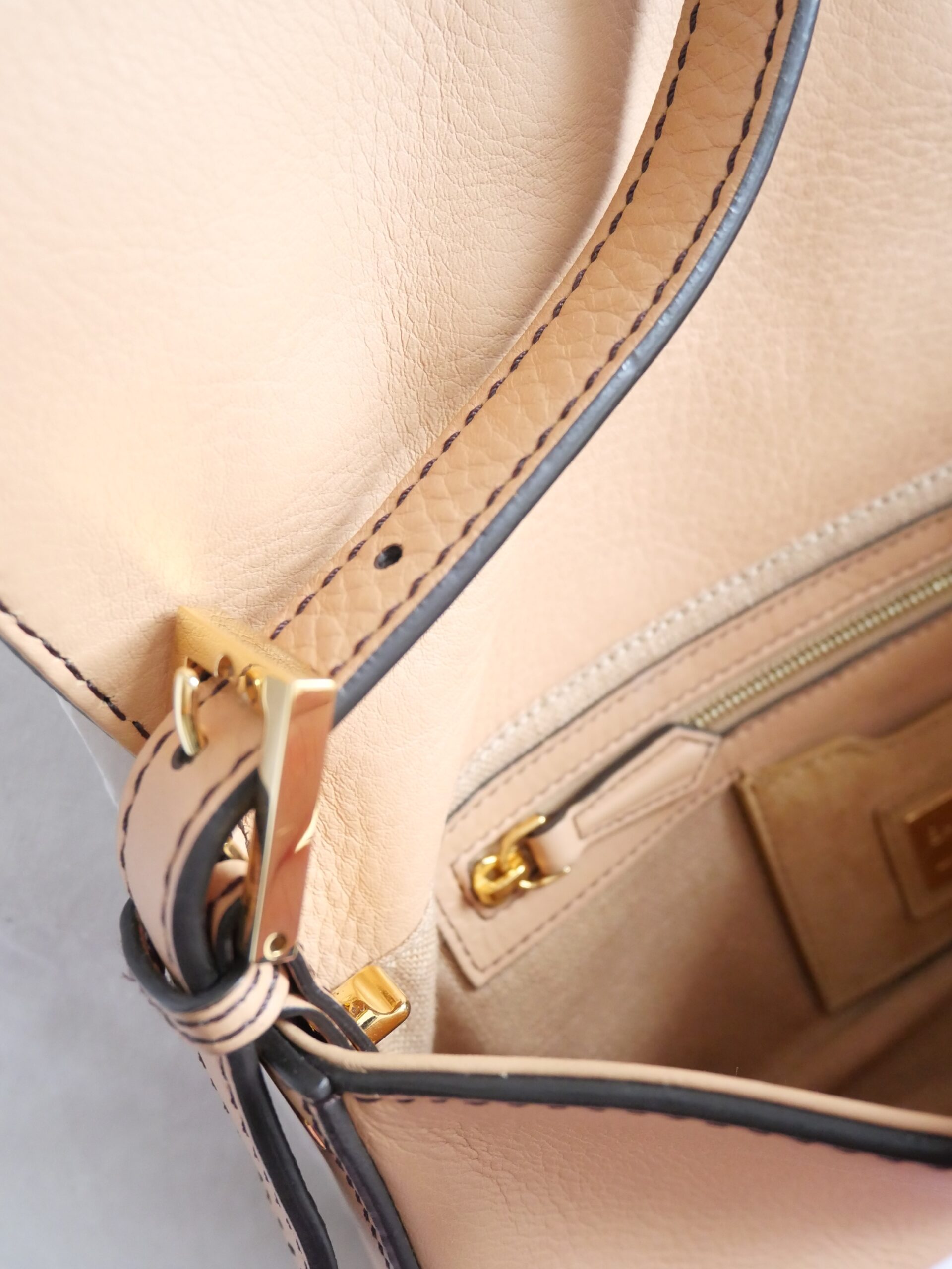 Fendi, Limited Edition Baguette Mania Tasche in Beige/Gold – Luxustaschen.eu