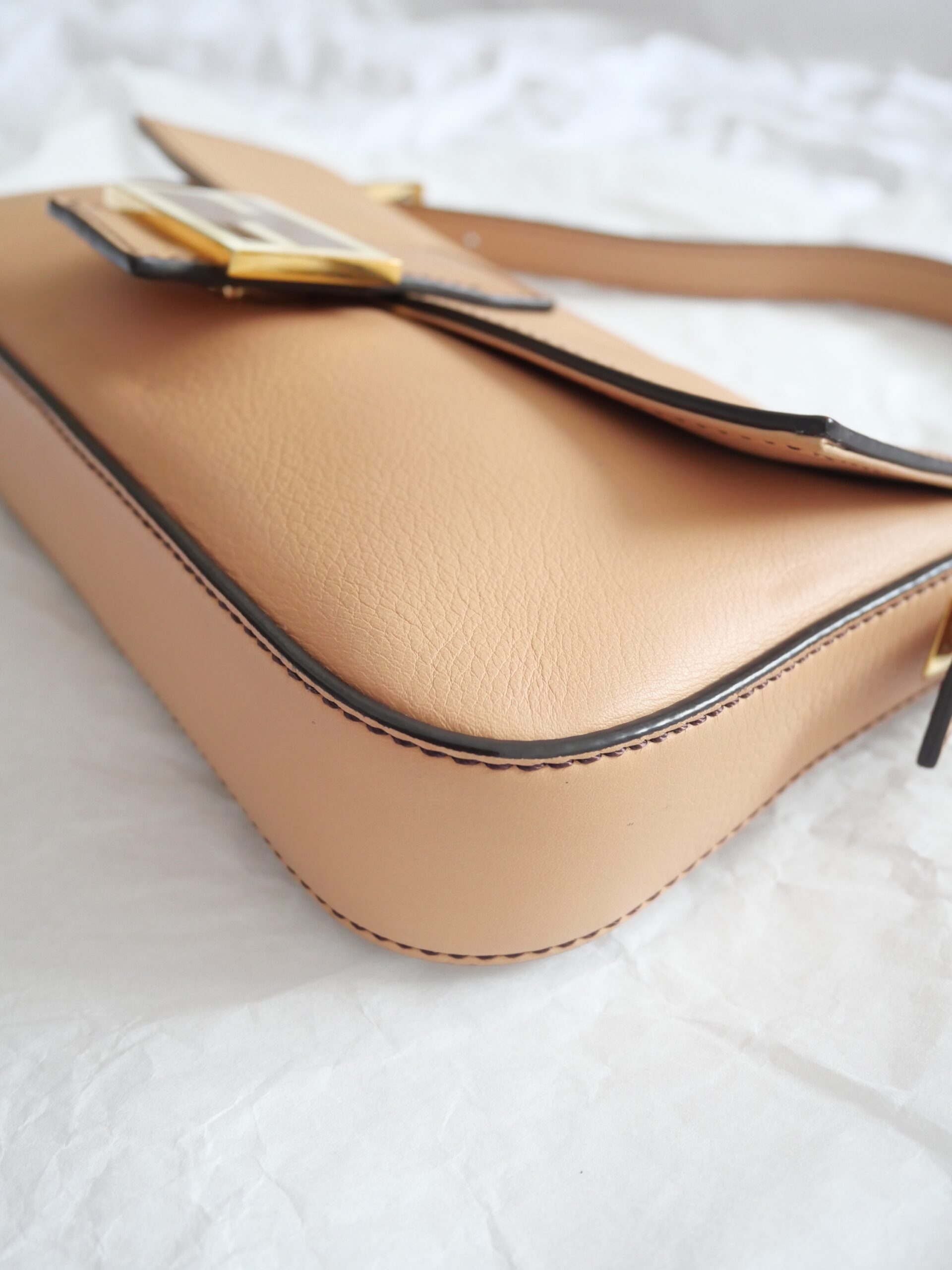 Fendi, Limited Edition Baguette Mania Tasche in Beige/Gold – Luxustaschen.eu