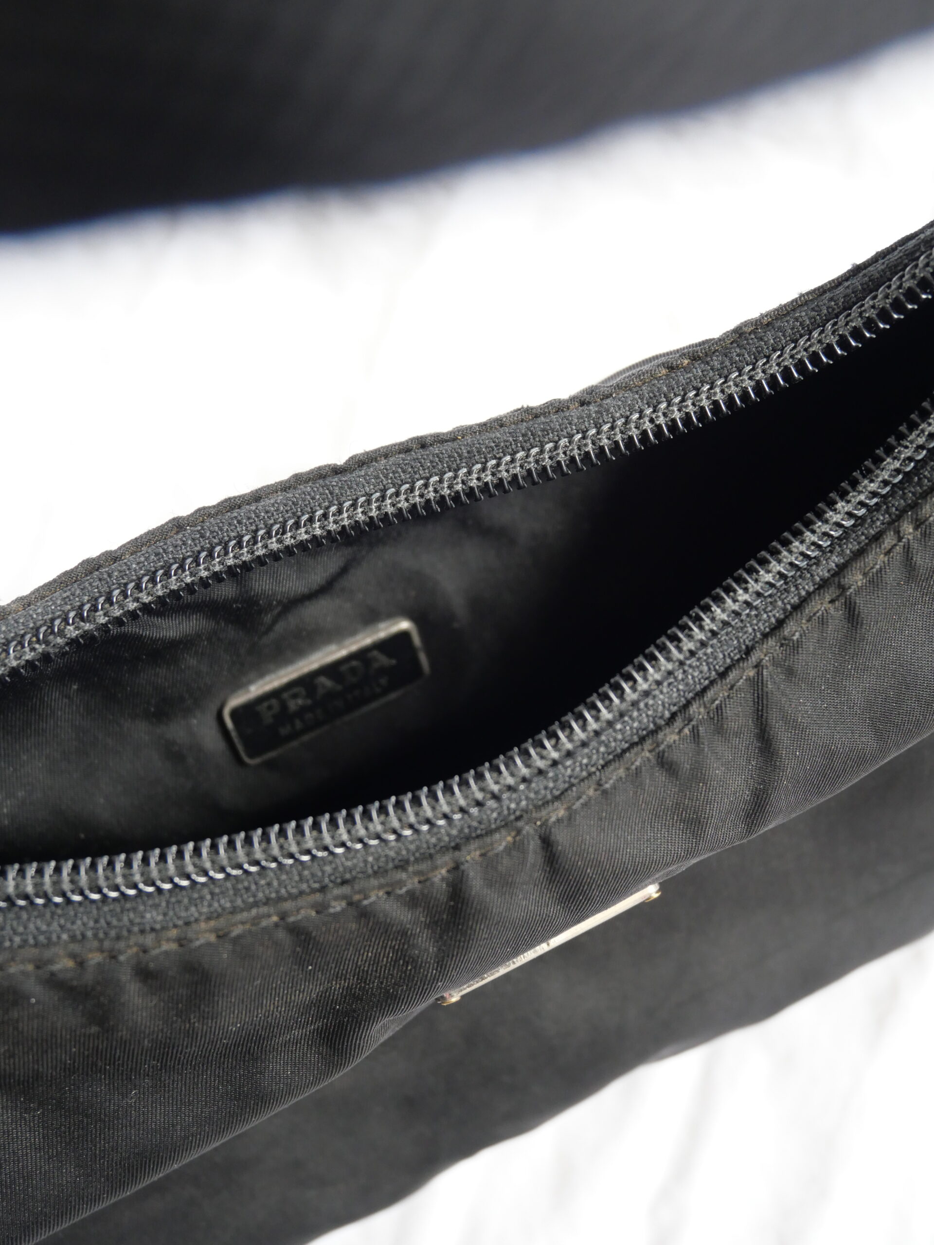 PRADA - Nylon Hobo Reedition Tasche schwarz Vintage kaufen bei - www.luxustaschen.eu