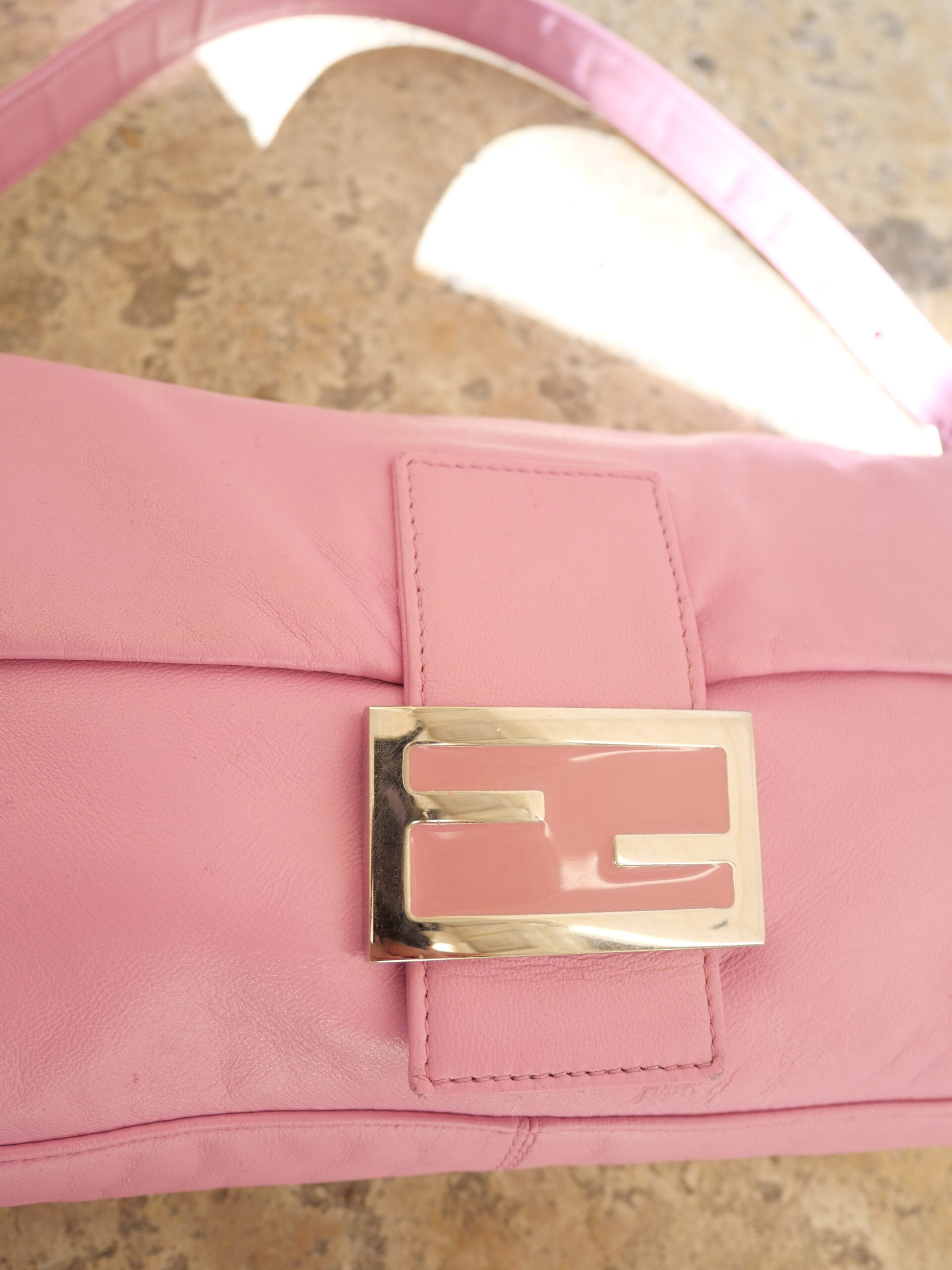 FENDI Baguette Vintage Pink Leder Silberne Hardware Limited Edition Second Hand Shoppen bei I LUXUSTASCHEN.EU