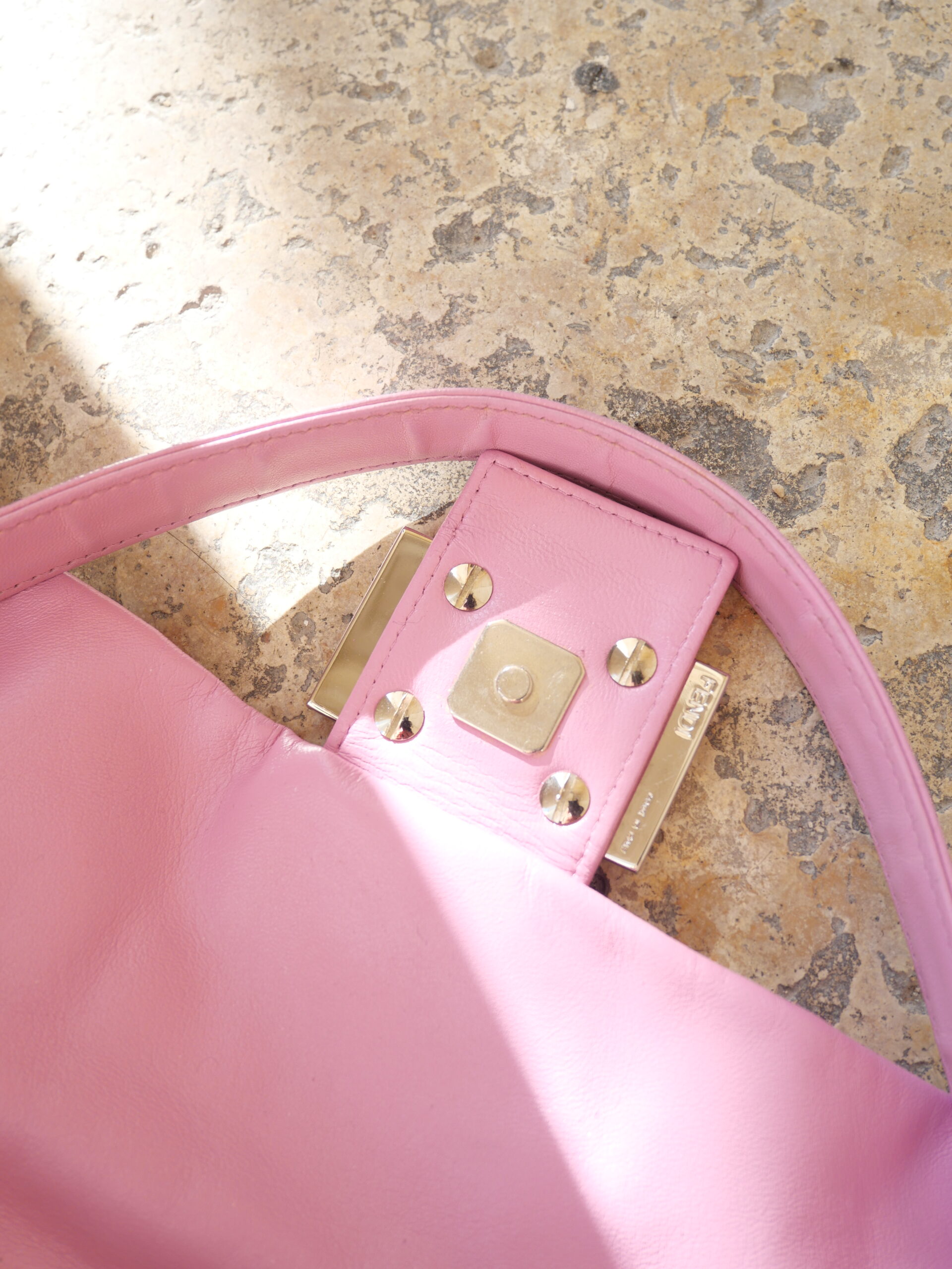 FENDI Baguette Vintage Pink Leder Silberne Hardware Limited Edition Second Hand Shoppen bei I LUXUSTASCHEN.EU